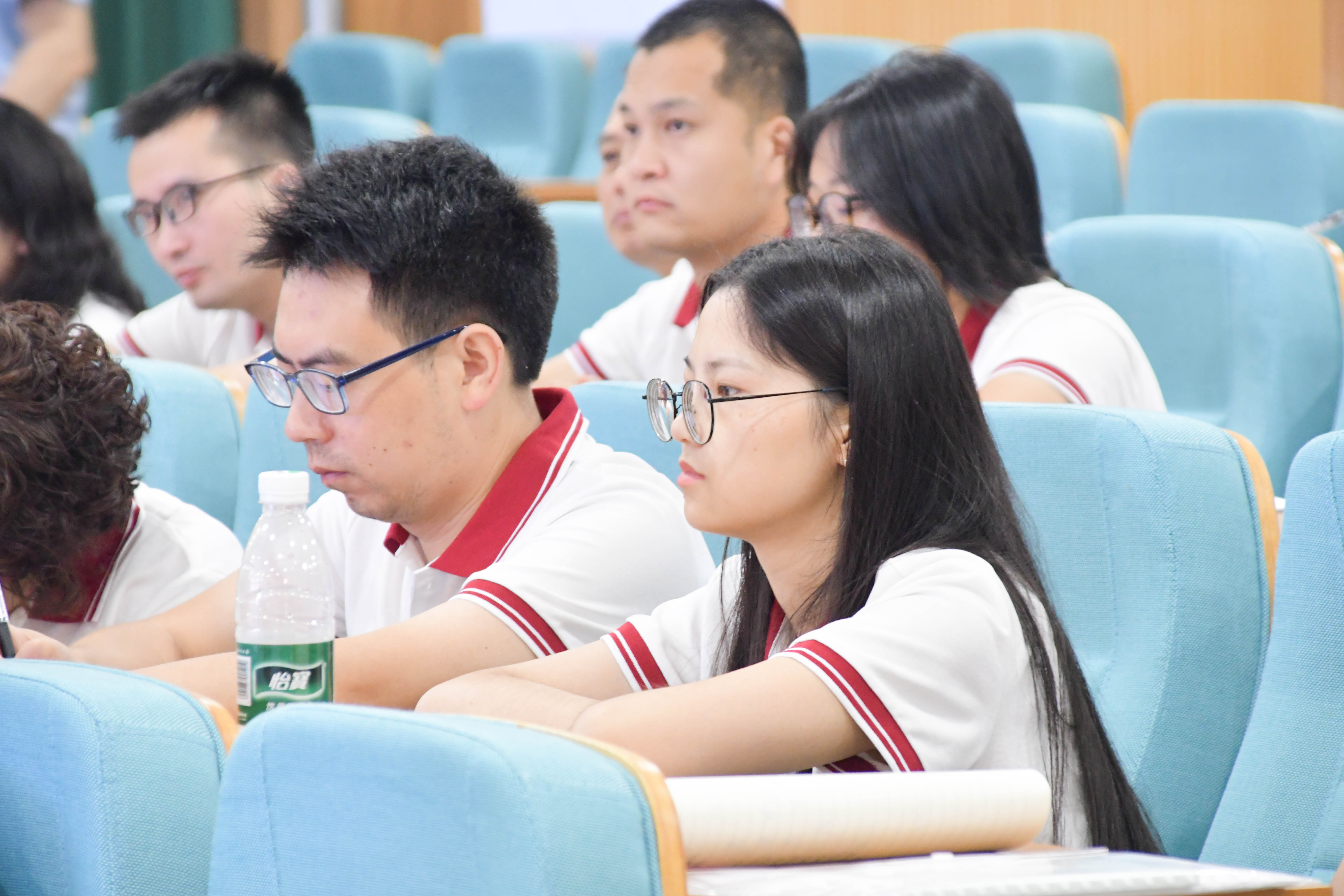 1-240QQ52125957.jpg