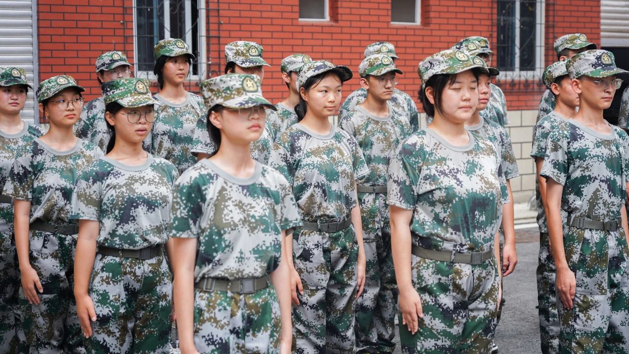 1-240R114445U54.jpg