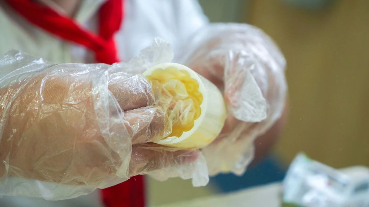 在成川外，他们与月饼的故事开始了~(图21)