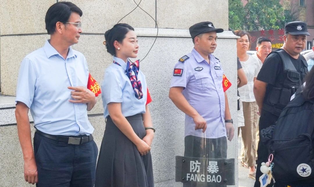 53次！站好“护学岗” 撑起“平安伞”(图7)