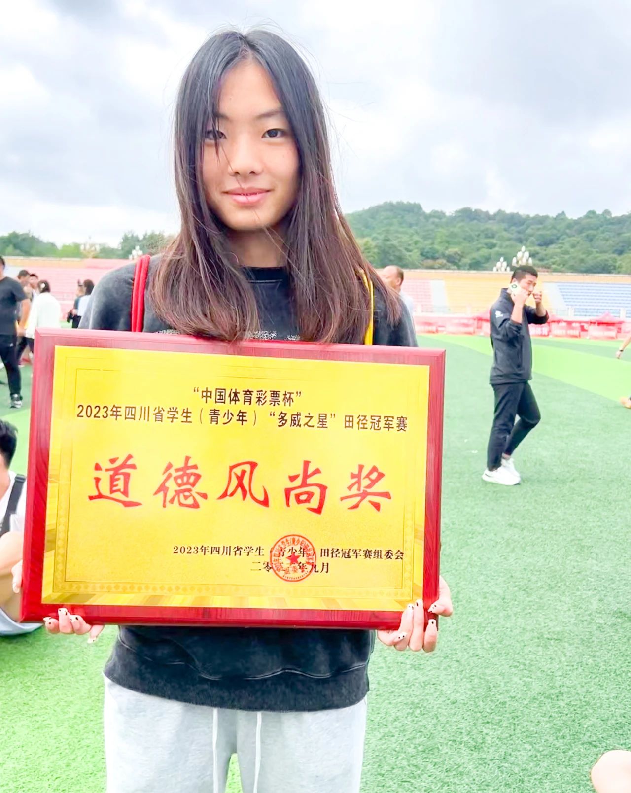 1-24111623004R33.jpg