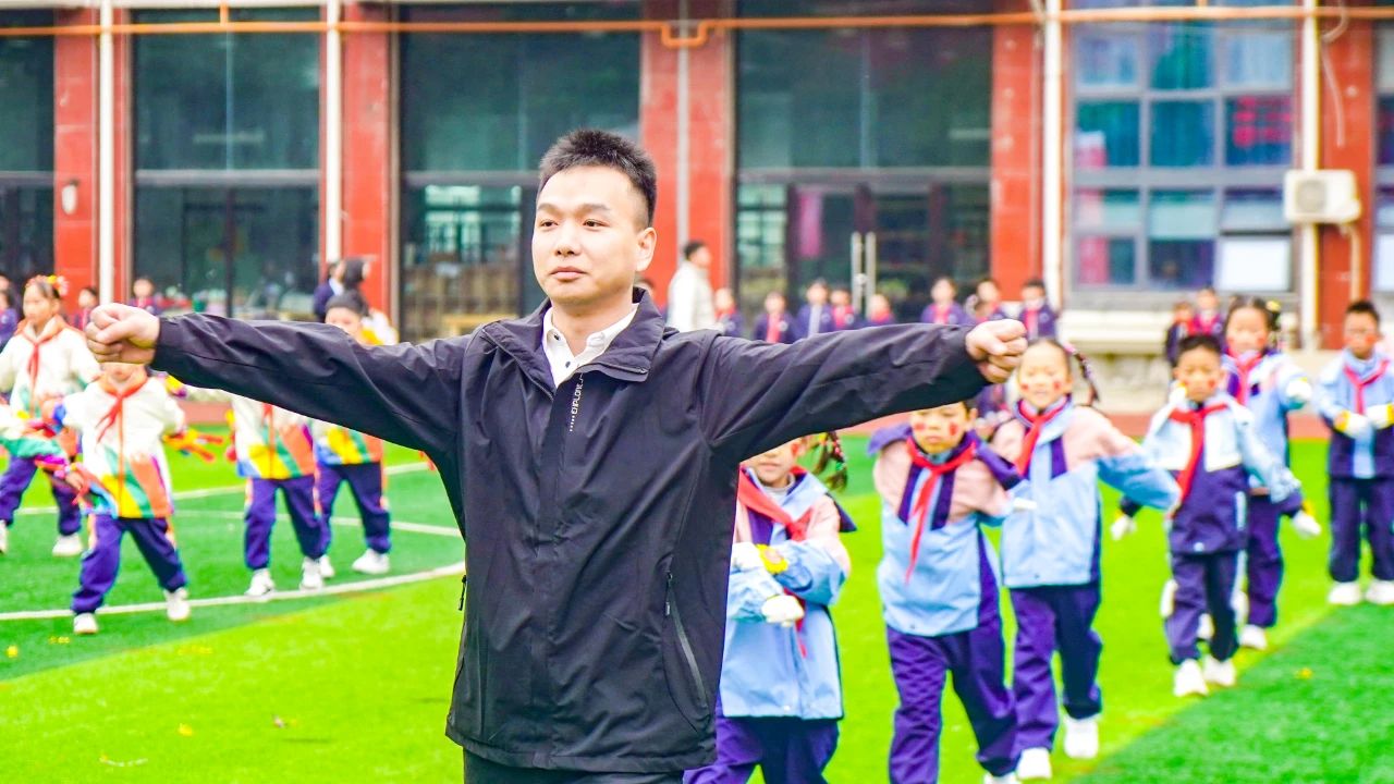 课间律动显英姿，少年朝气正当燃！(图19)