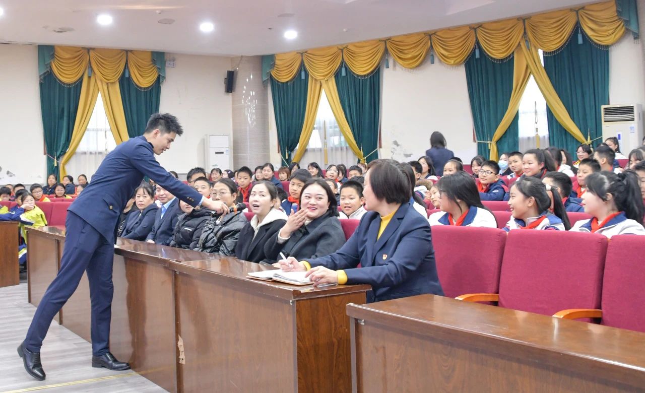 1-2412020112132E.jpg