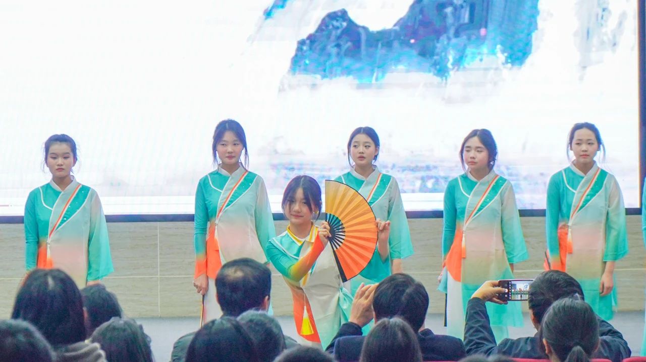 这场晚会炫酷开演！(图12)