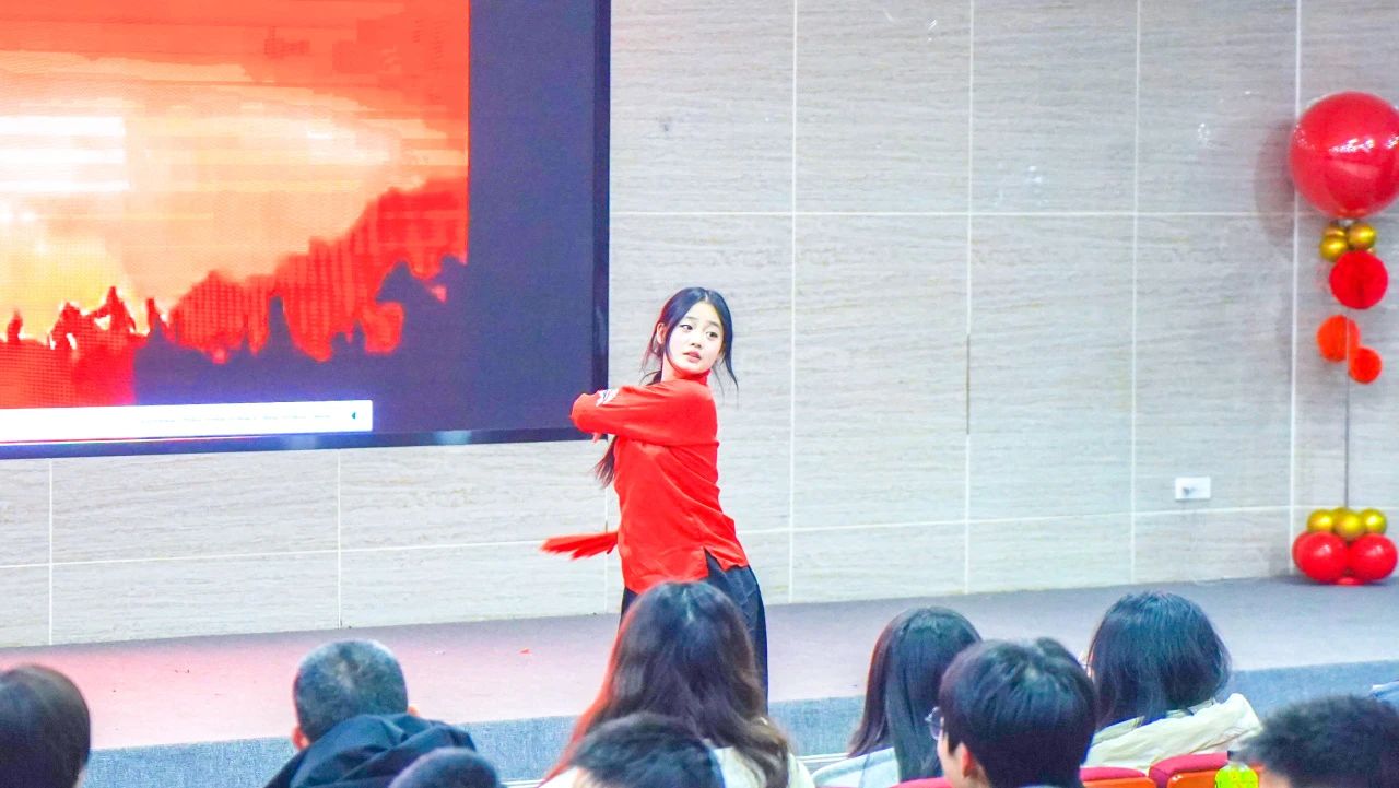 这场晚会炫酷开演！(图17)
