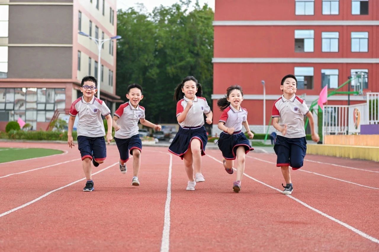 择成川外，通世界舞台｜成都市郫都区川科外国语学校义务段招生简章！(图2)