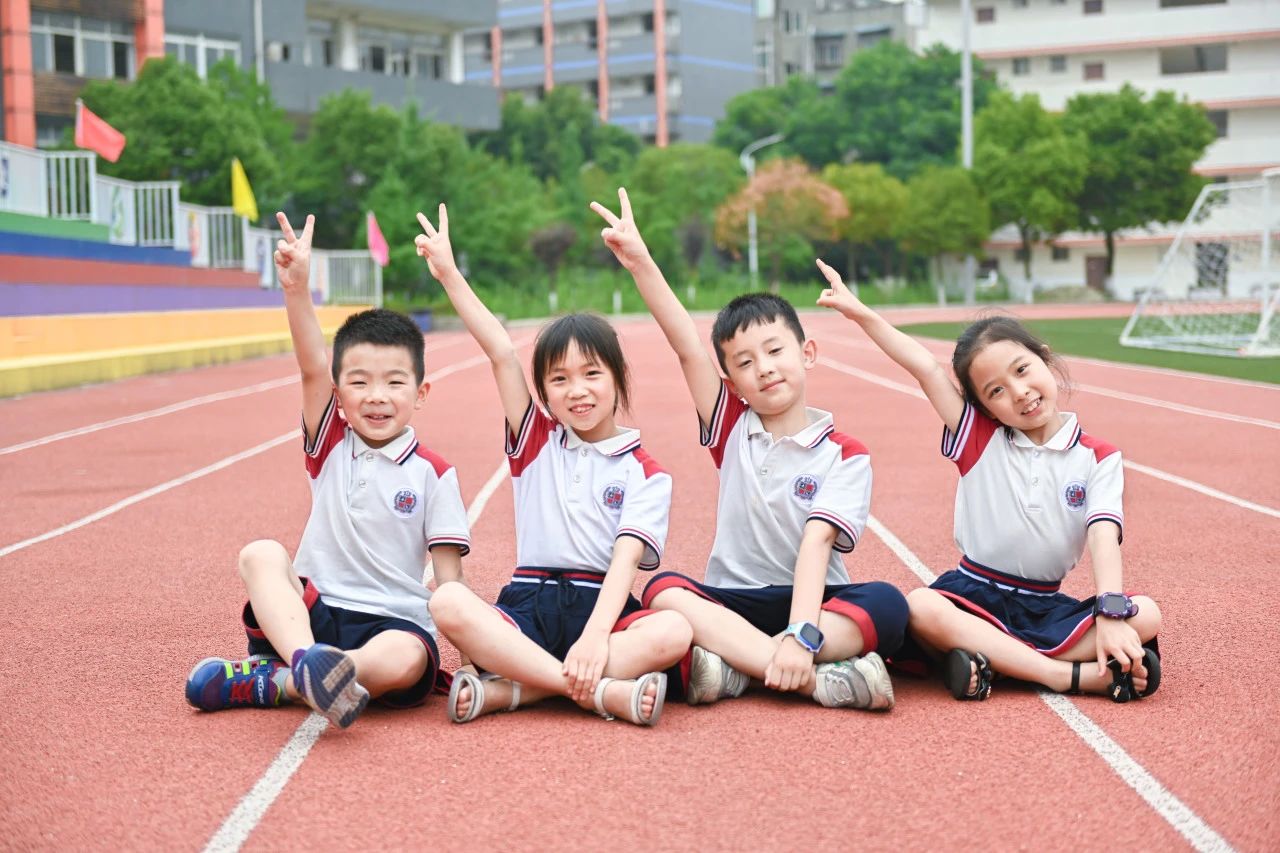 择成川外，通世界舞台｜成都市郫都区川科外国语学校义务段招生简章！(图40)